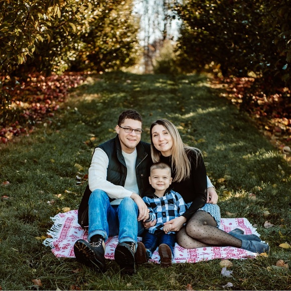 Meet your Posher, Monica - Picture 3 of 3